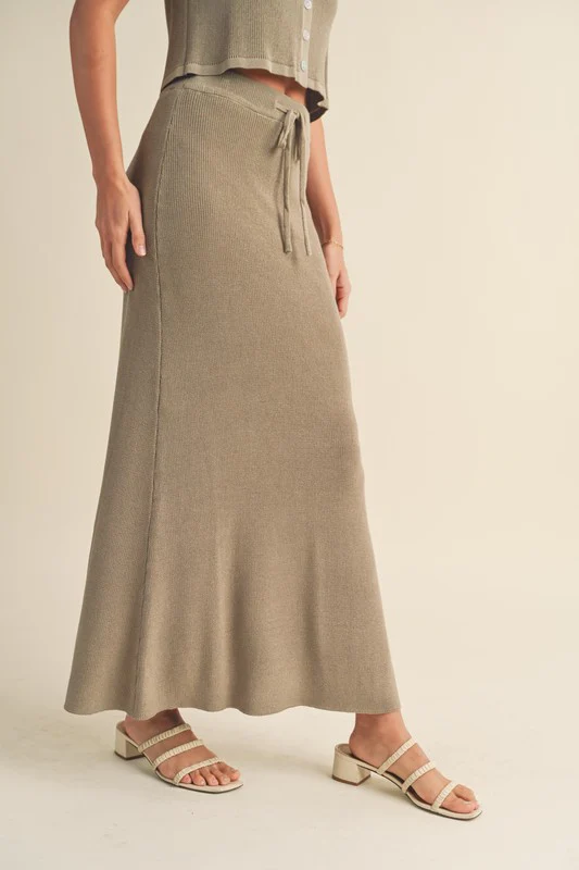 Slaying Maxi Skirt - Image 6